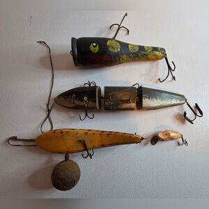 Vintage Wooden Fishing Lures - Yellow & Black Set